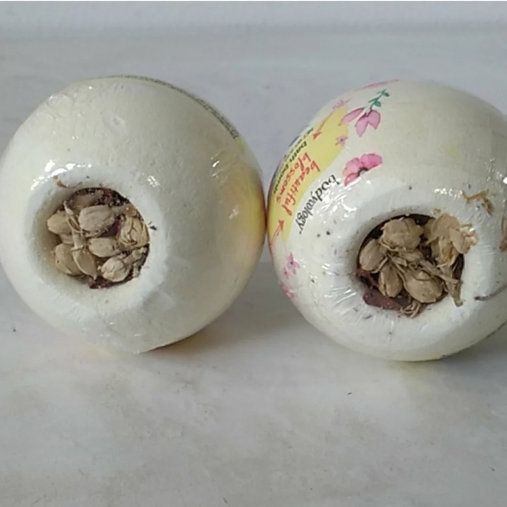 NWT bodycology beautiful blossoms petal bath bombs